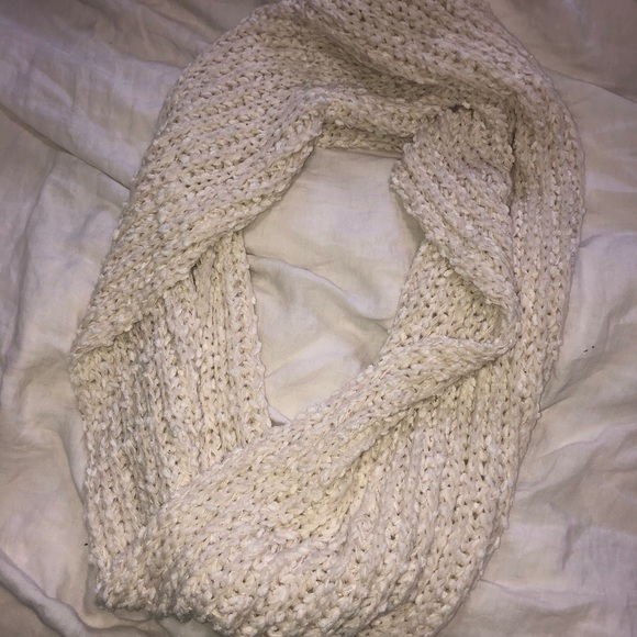 Scarf - Picture 1 of 2